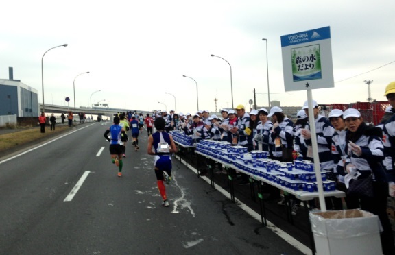 横浜マラソン2015給水